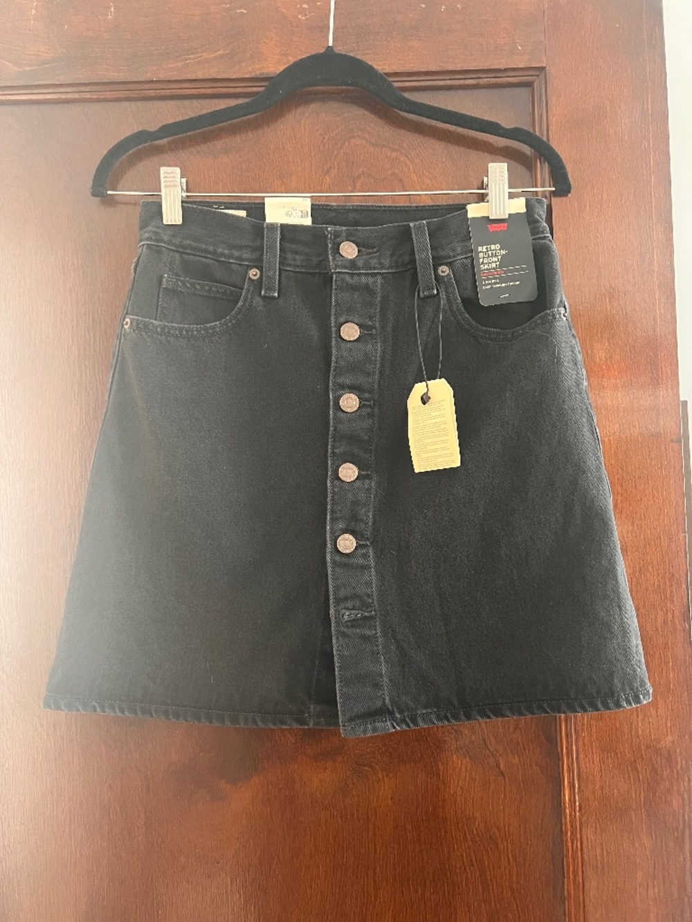 NWT Levi's Retro Button-Front Skirt in Black Denim Size 26